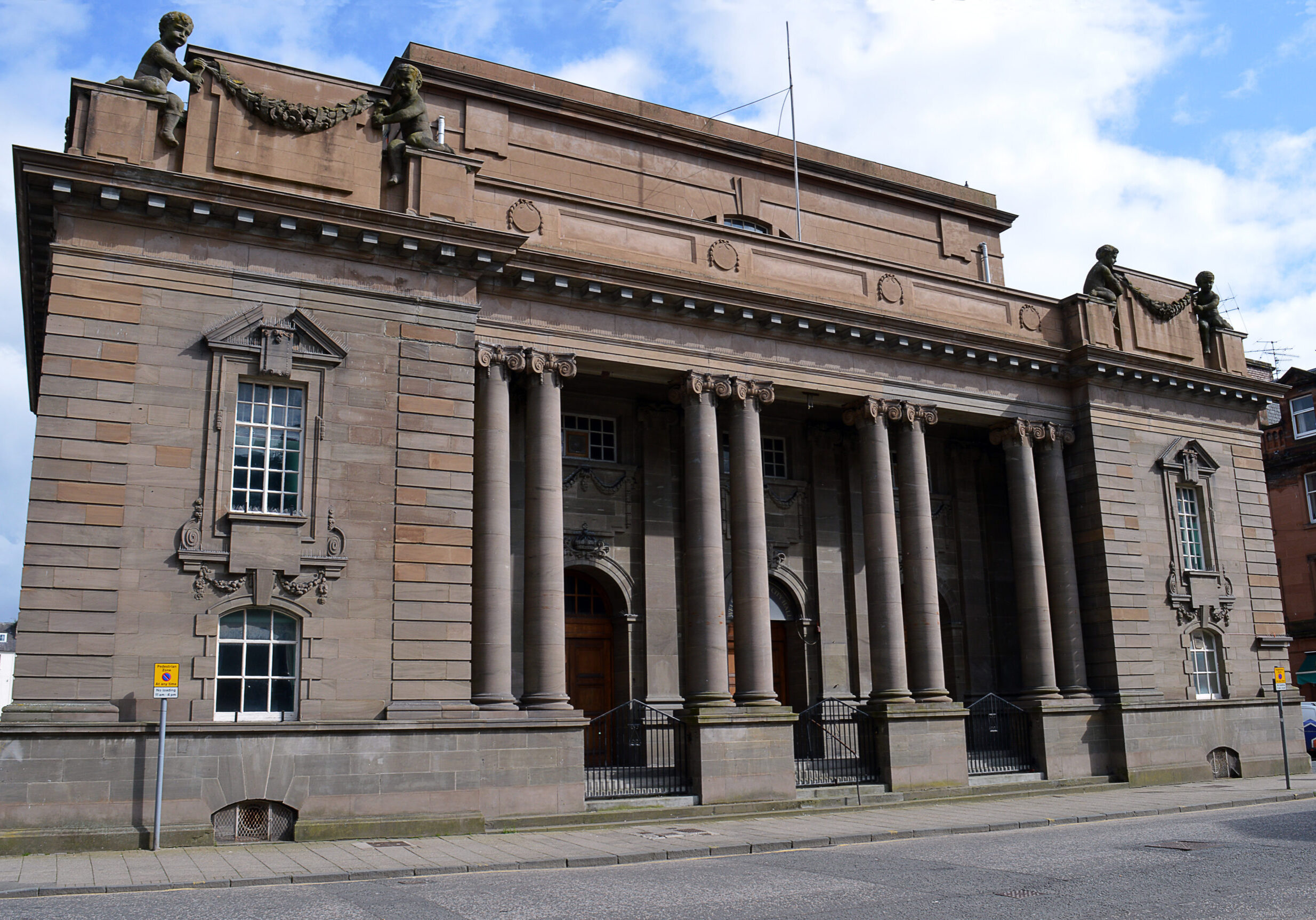 Perth,,Scotland,-,10,April,2016:,The,City,Hall,Was