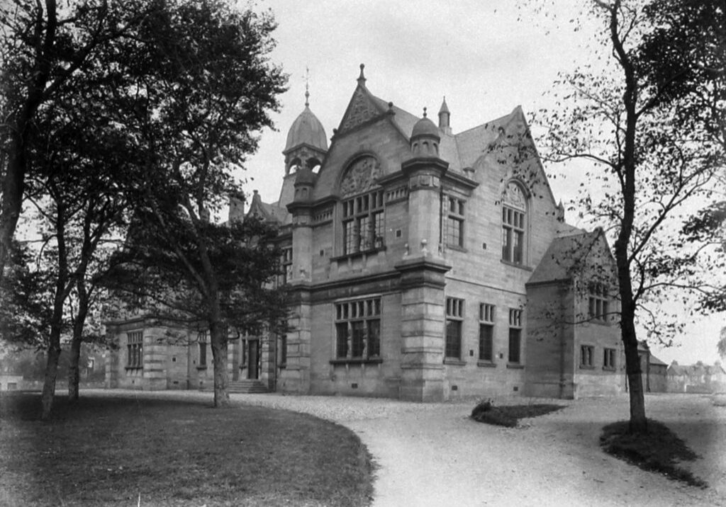 Photo-credit-Inverness-Royal-Academy-1895-courtesy-of-the-Andrew-Paterson-Collection-1024x759