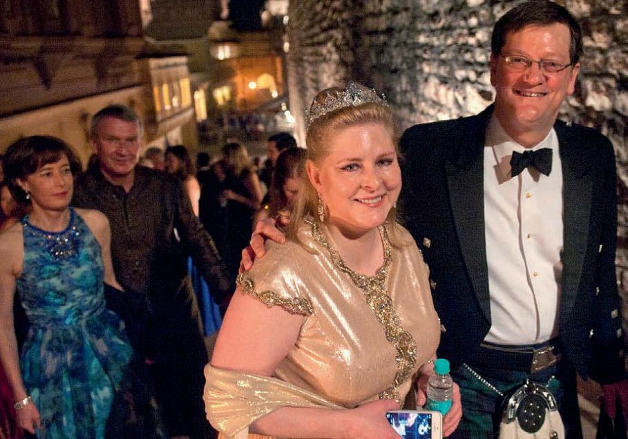 Guests arrive at the
Blue Ball in Jodhpur (Photo: Dena Woodhams)