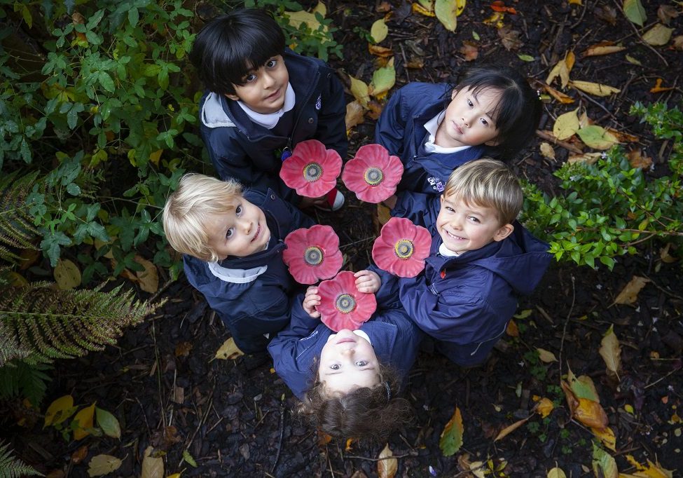 Children at Glasgow Academy with their poppies