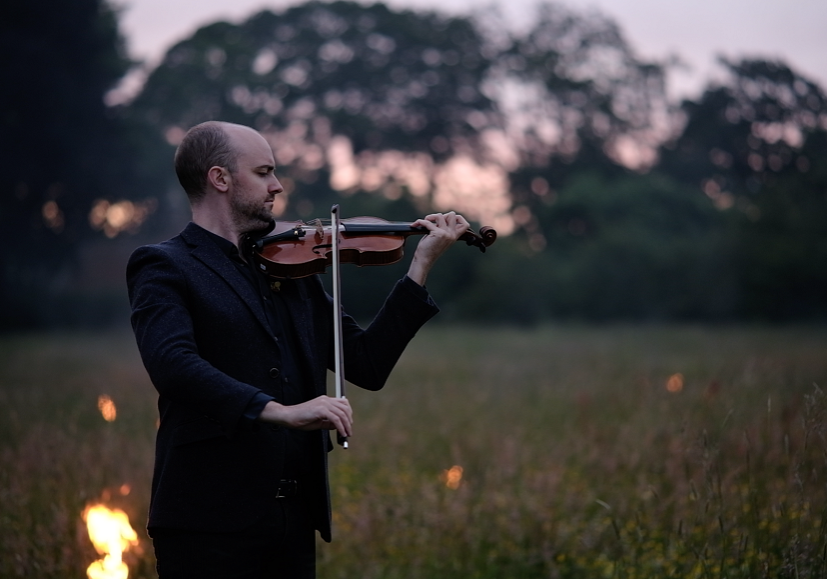 Violinist Benjamin Baker in the Labyrinth at Kellie Castle as part of the 2021 East Neuk Festival (Photo: David Behrens)