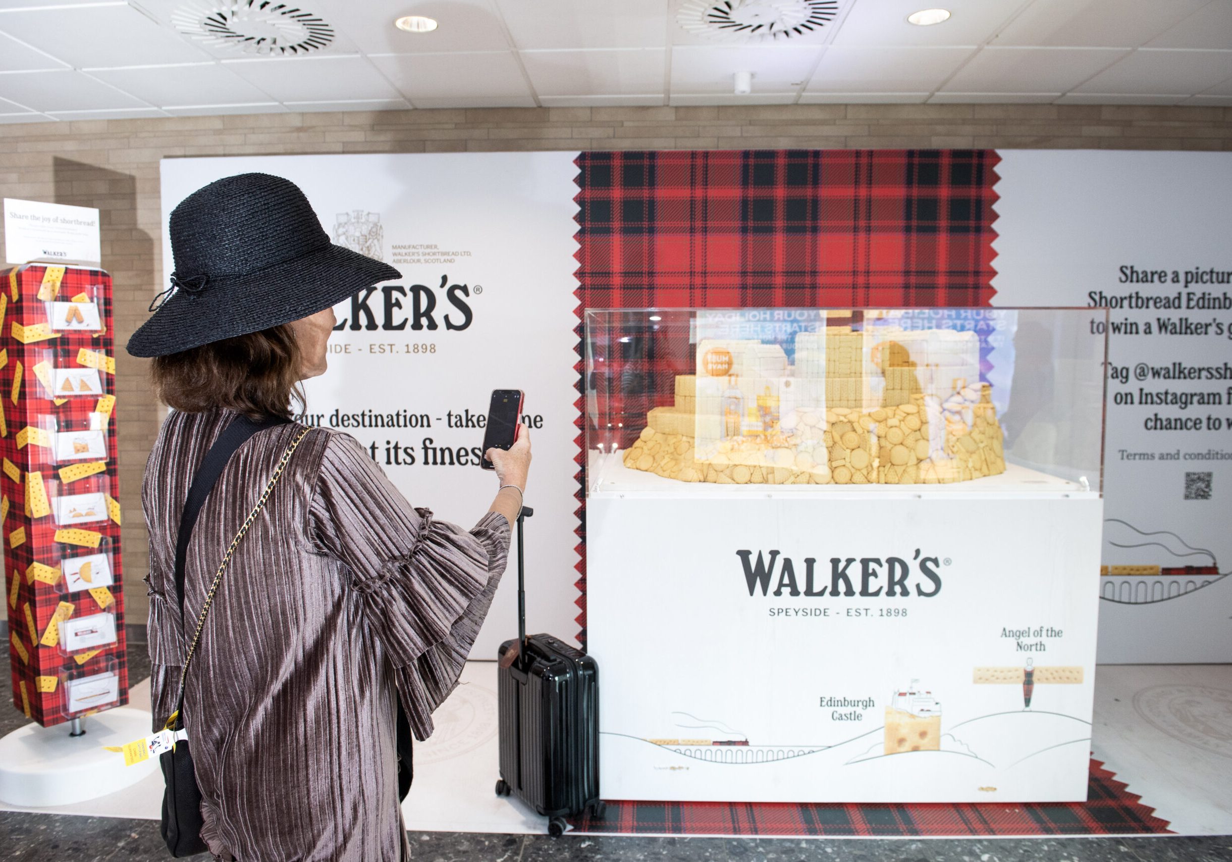 FREE FIRST USE ONLY FOR EDITORIAL TO ACCOMPANY CLIENTS PRESS RELEASE.

Walkers shortbread have created a model of Edinburgh Castle made entirely of shortbread which is on display at Edinburgh Airport. 

All images © Lesley Martin 2023. Free first use only for editorial in connection with the commissioning client's press-released story. All other rights are reserved. Use in any other context is expressly prohibited without prior permission.


© Lesley Martin 2023
e: lesley@lesleymartin.co.uk
t: 07836745264